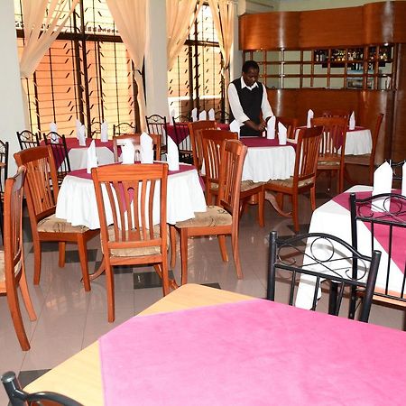 Jevas Hotel Arusha Bagian luar foto