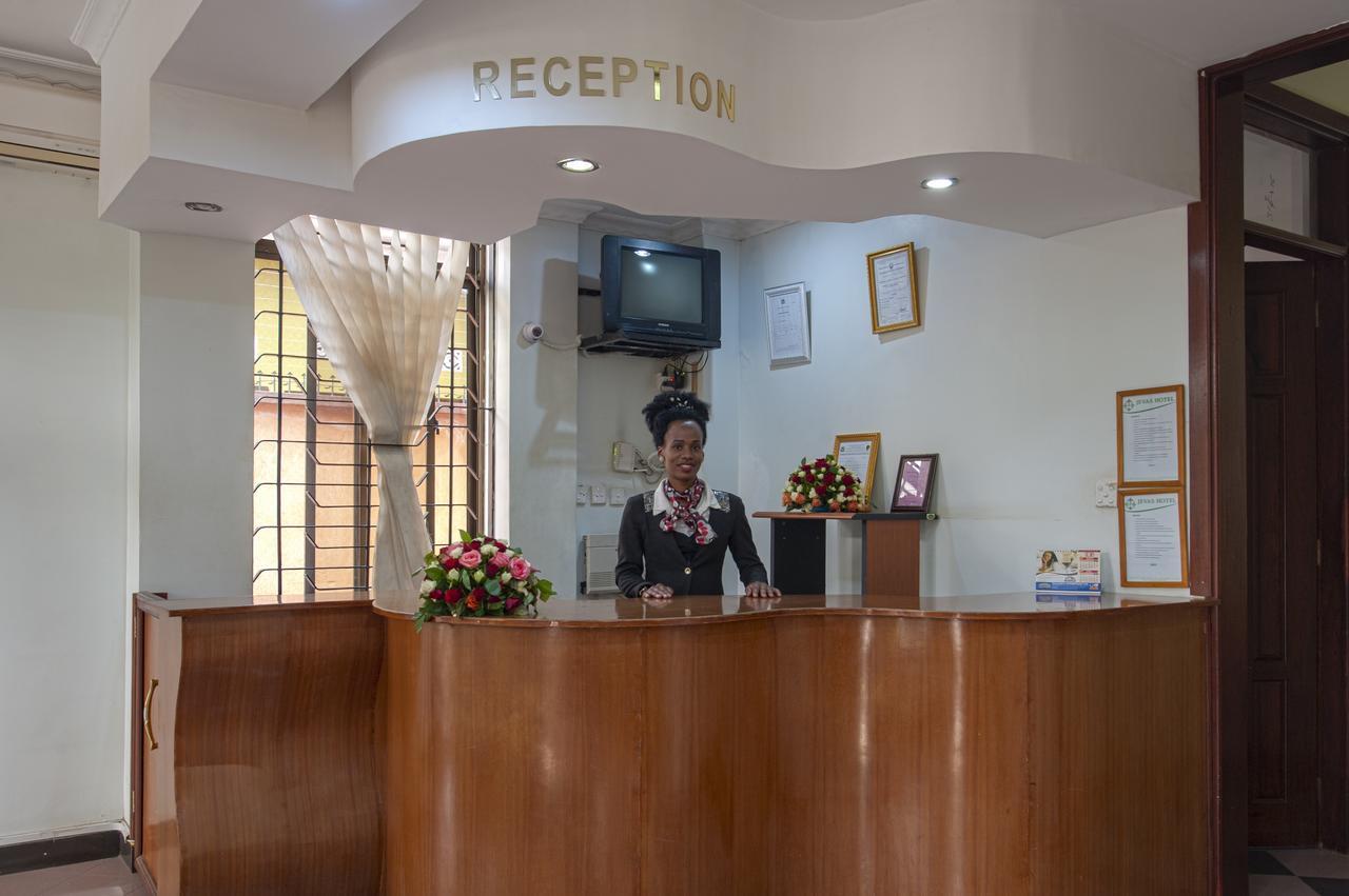 Jevas Hotel Arusha Bagian luar foto