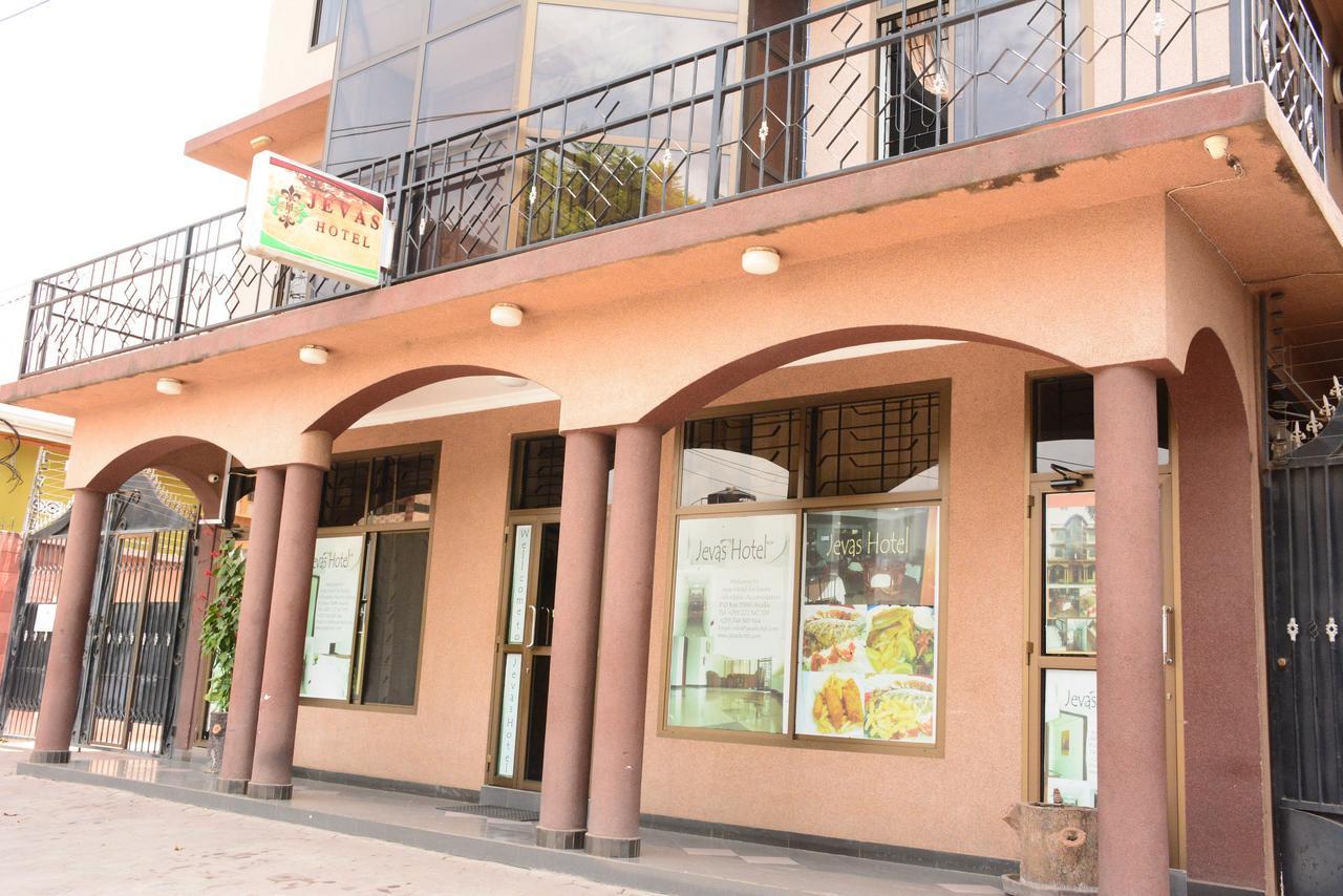 Jevas Hotel Arusha Bagian luar foto