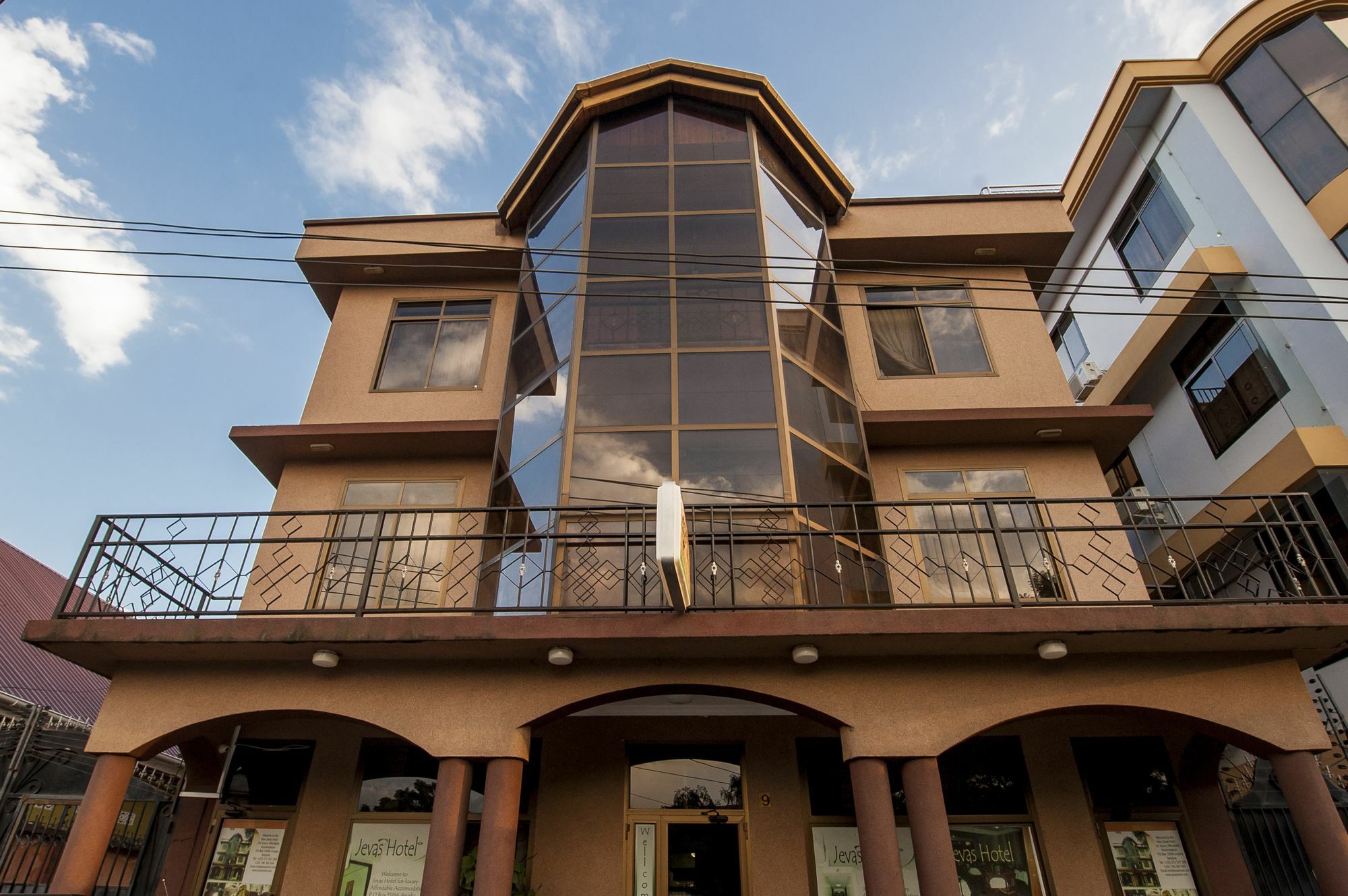 Jevas Hotel Arusha Bagian luar foto